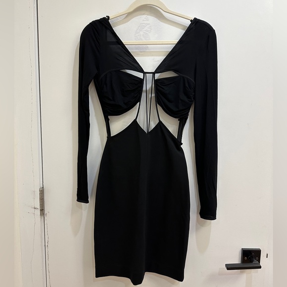 Nensi Dojaka backless sexy dress - Picture 1 of 7